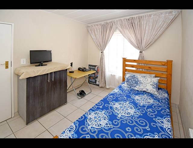 2 BEDROOM APARTMENT FOR SALE IN KEW